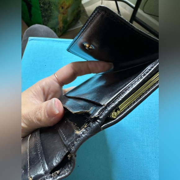 Vintage Celine Macadam Coated Canvas and Leather Triomphe Kisslock Wallet - Picture 16 of 16